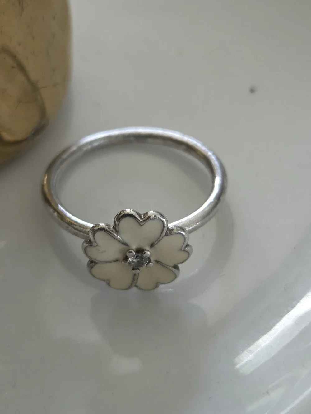 Pandora Sterling Silver Floral Ring with Cream Enamel Size 6 /52 * See Details